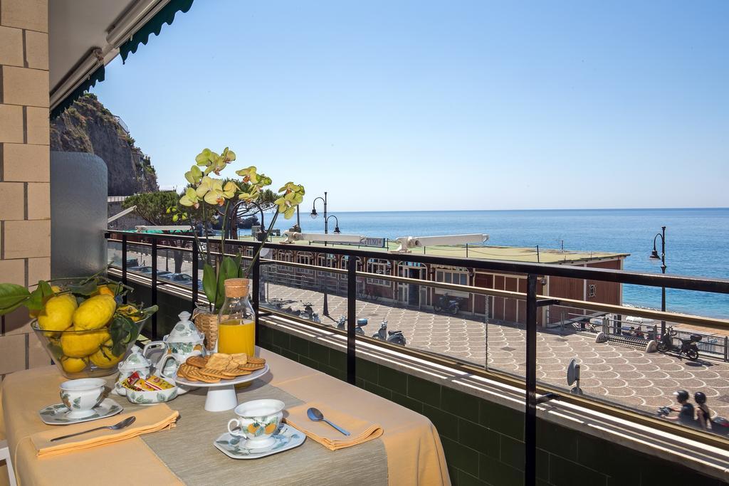 Angelina Apartments Amalfi Coast Майори Экстерьер фото