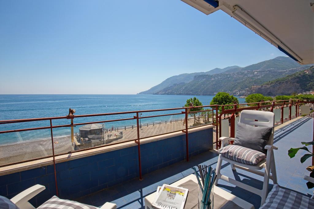 Angelina Apartments Amalfi Coast Майори Экстерьер фото